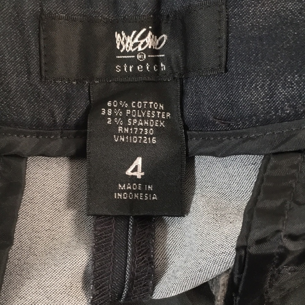 Massimo Women’s Size 4 Stretch Black Shorts - Picture 3 of 5